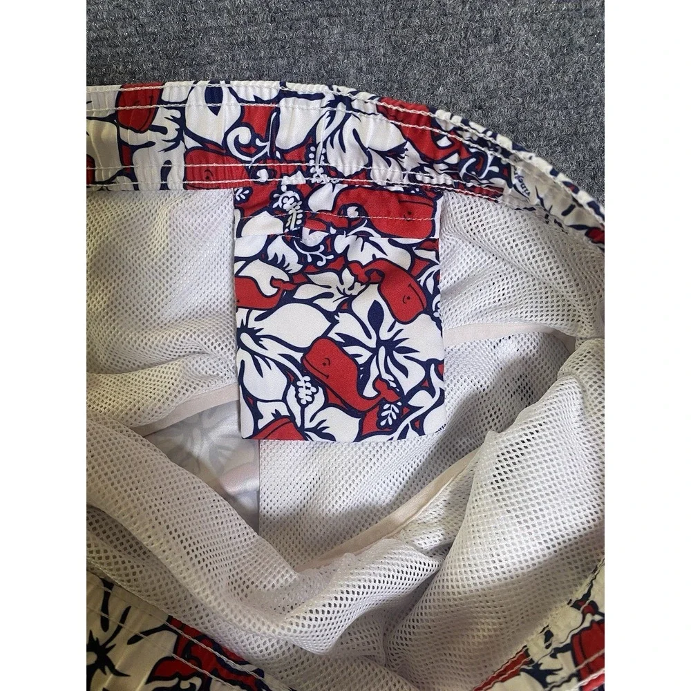 Vineyard Vines Men's XL Red/White/Blue Floral Whale Swim Trunks Lined
